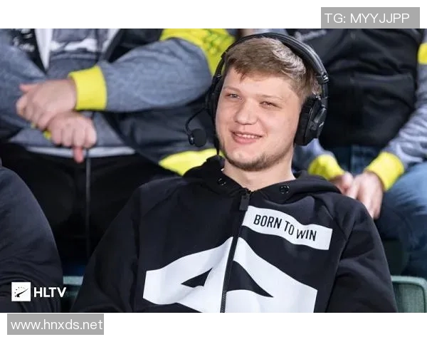 王娜专访：从新手到职业选手的CSGO成长之路与心路历程